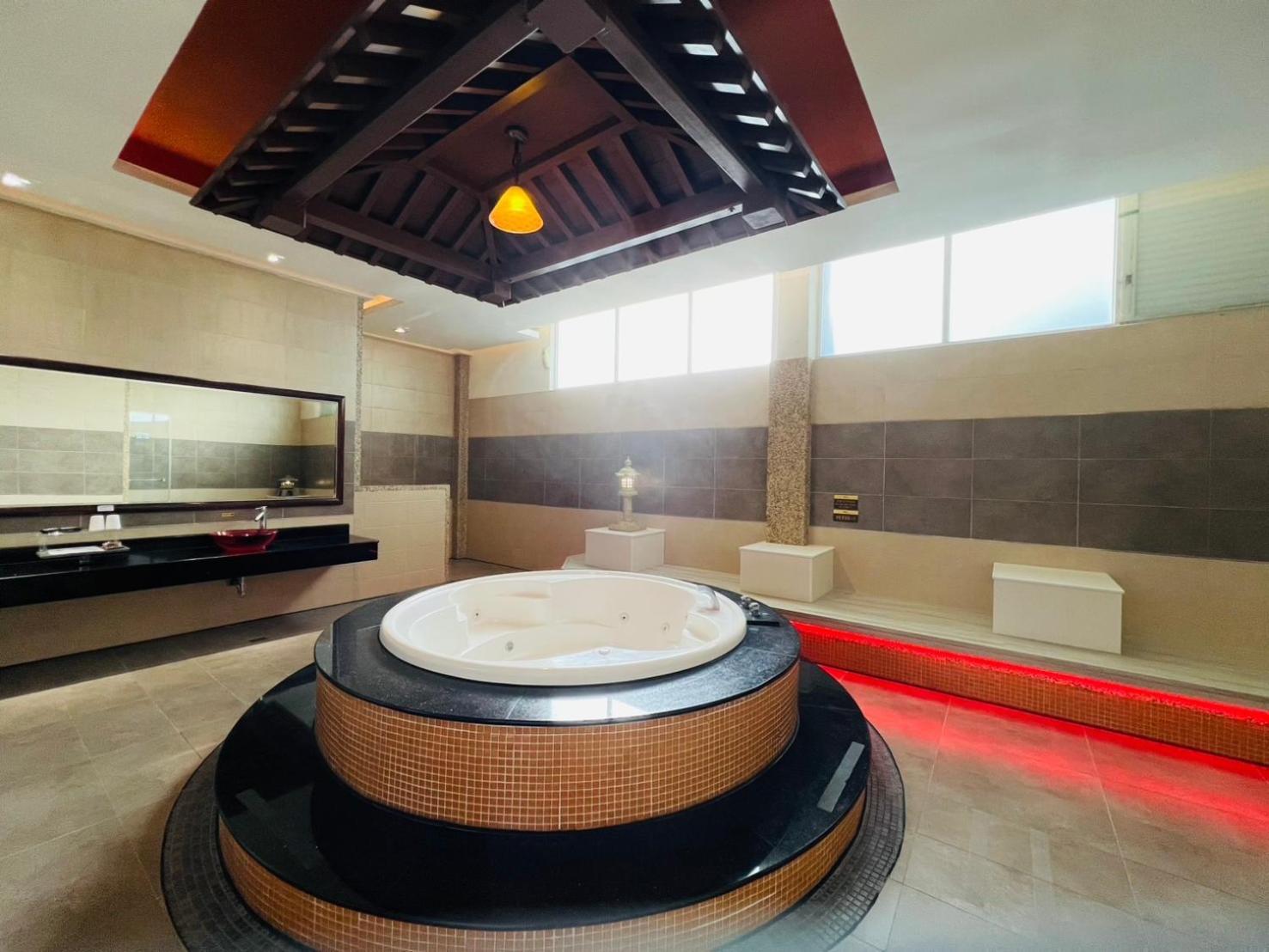 Wei Feng Exquisite Motel Pintung Branch Pingtung Εξωτερικό φωτογραφία