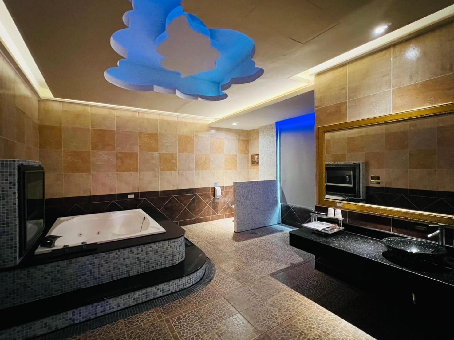 Wei Feng Exquisite Motel Pintung Branch Pingtung Εξωτερικό φωτογραφία